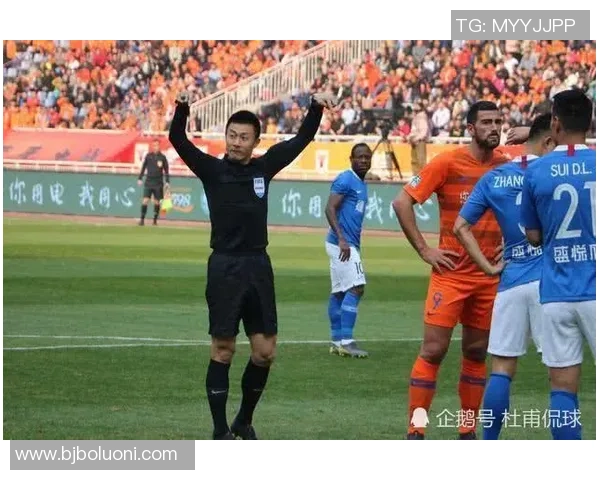 南京足球队个人能力引发热议球迷对球员表现褒贬不一 南京足球队个人能力引发热议球迷对球员表现褒贬不一